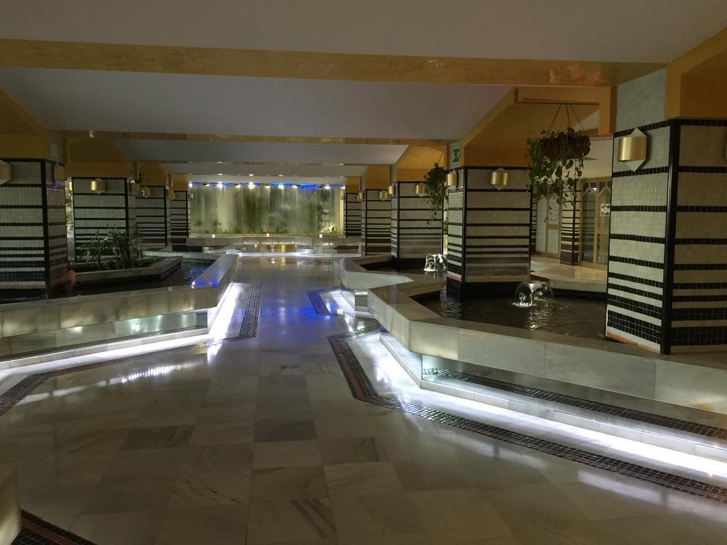 Estudios Y Apartamentos Benal Beach Беналмадена Екстериор снимка