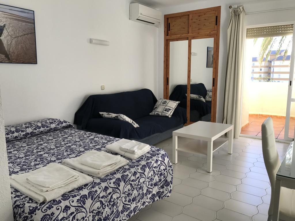 Estudios Y Apartamentos Benal Beach Беналмадена Екстериор снимка